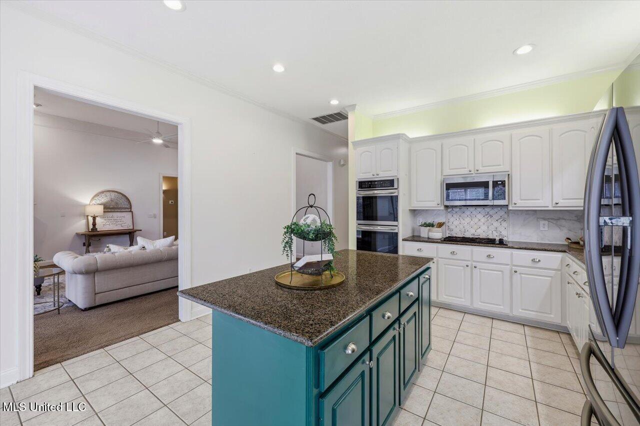 632 Sheringham Court Ridgeland, MS 39157 - Photo 10 of 41 10-632 Sheringham Ct _ Home Tours MS