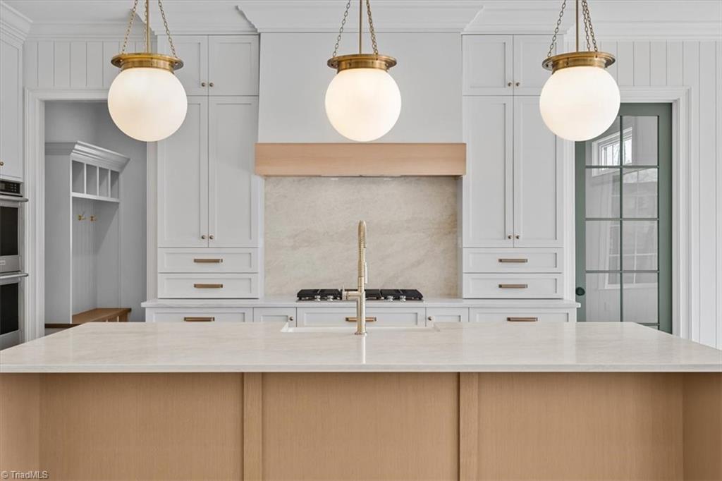 8105 Falcon Trail Oak Ridge, NC 27310 - Photo 2 of 40