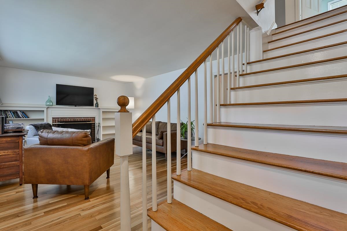 119 Peele Road Nashua, NH 03062 - Photo 12 of 37