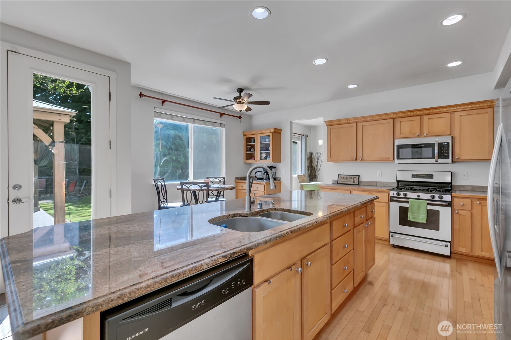 5702 Hazel Loop Southeast Auburn, WA 98092 - Photo 14 of 40