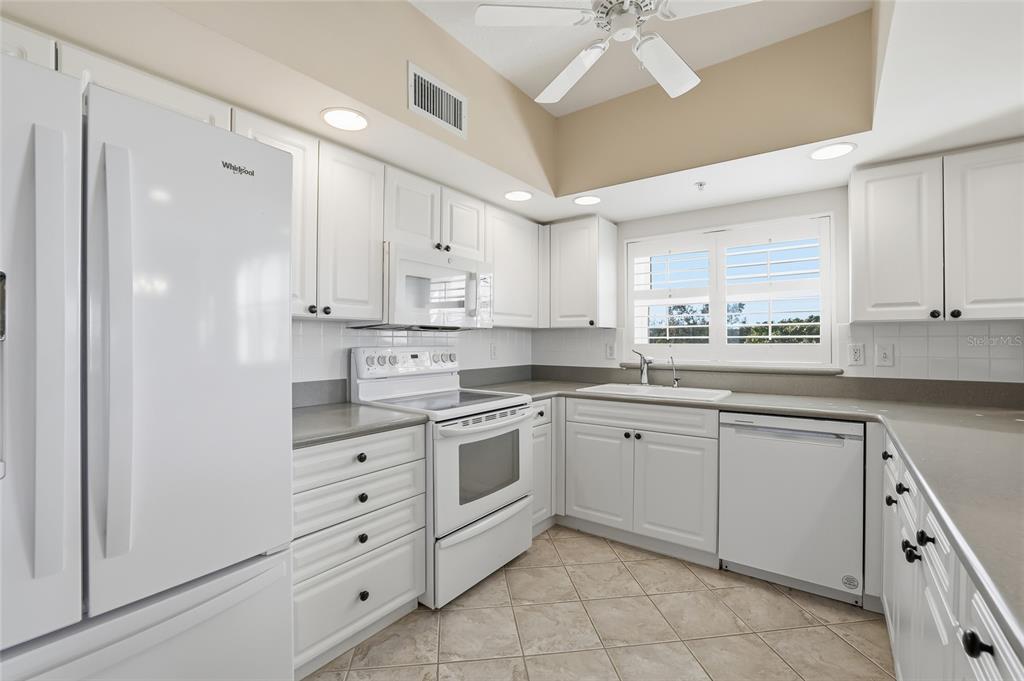 6575 99th Way North, Unit 22301 St. Petersburg, FL 33708 - Photo 13 of 55
