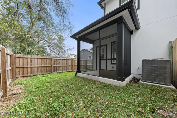 a view of a room with an empty space