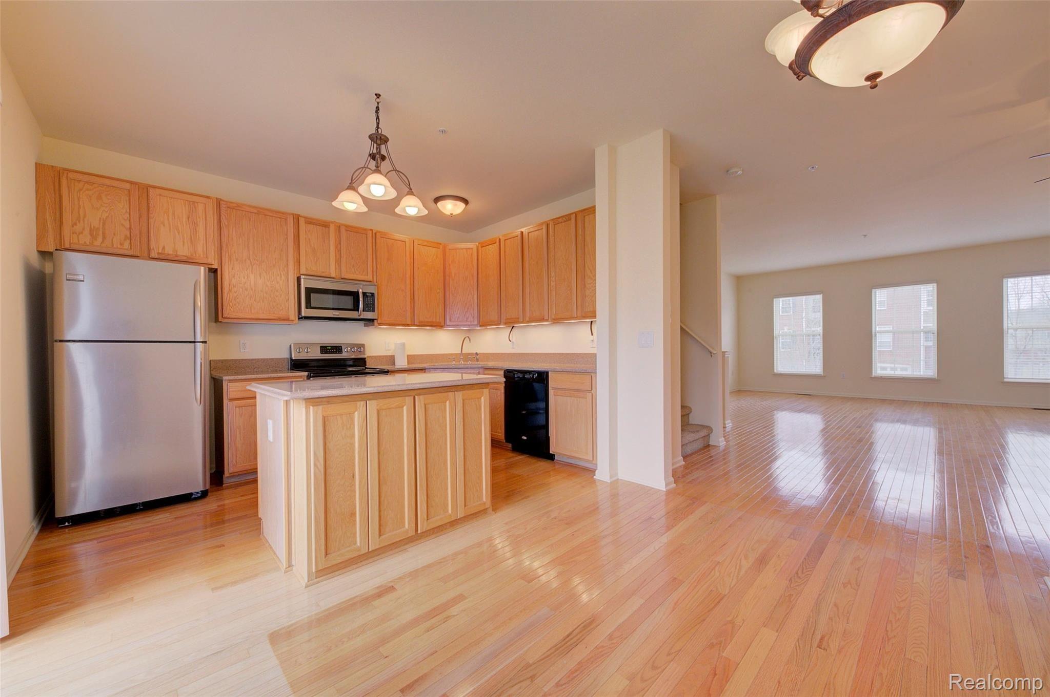 710 Cherry Orchard Road Canton, MI 48188 - Photo 7 of 42 7 Kitchen.jpg