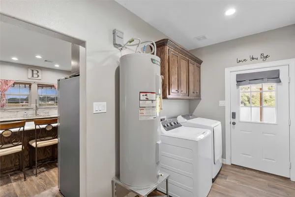 $865,000 | 757 County Road 109, Devers, TX 77538