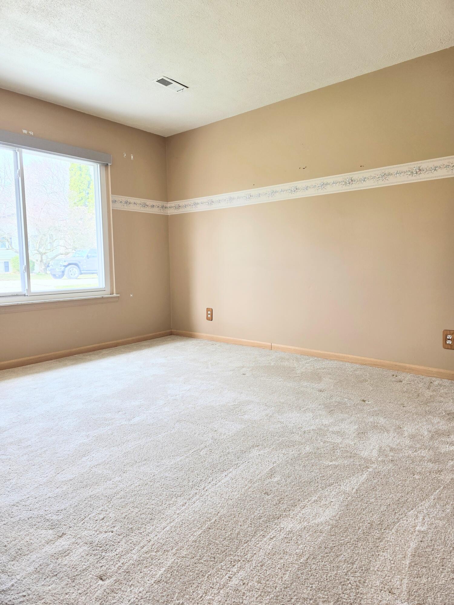 520 Rice Avenue Ypsilanti, MI 48197 - Photo 17 of 39 Rice Living Rm 2