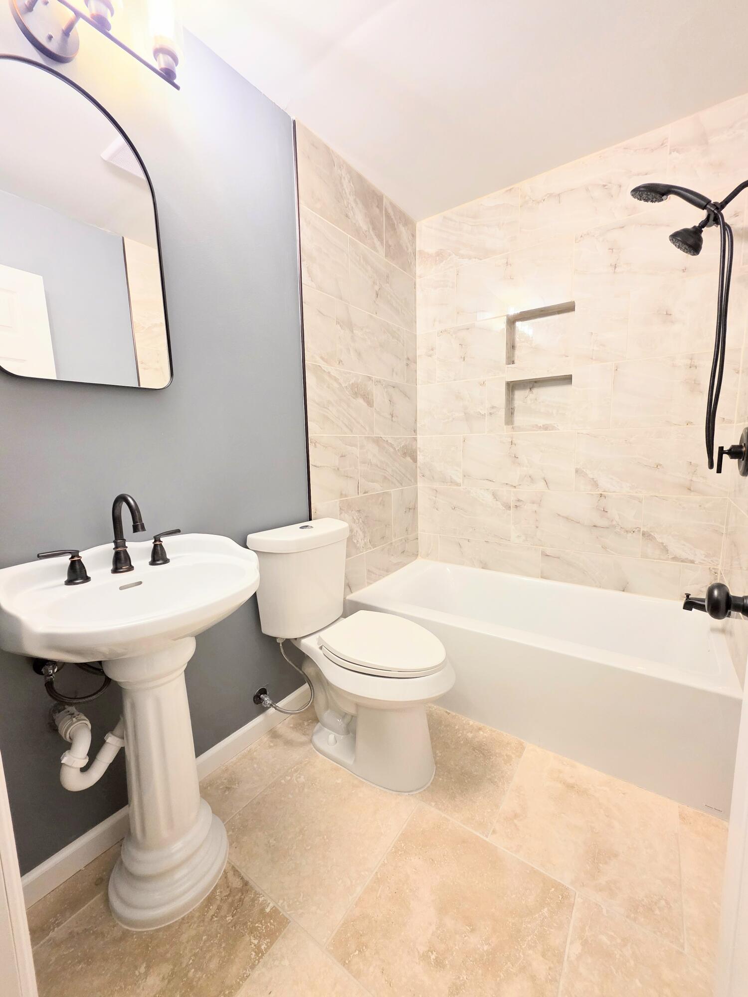 520 Rice Avenue Ypsilanti, MI 48197 - Photo 10 of 39 Rice Upper Bath 2