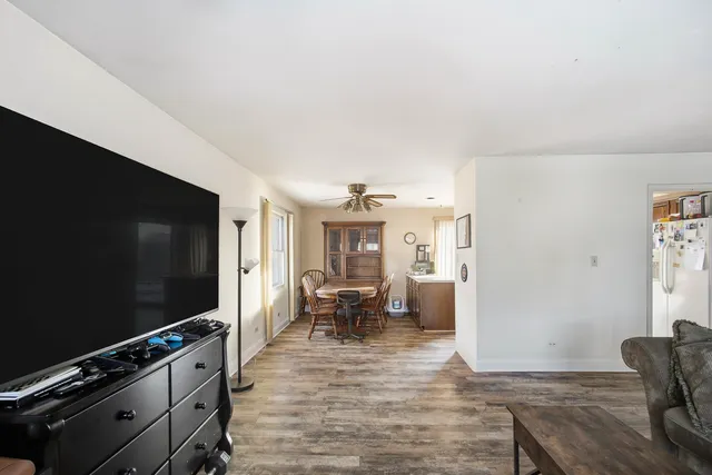 $400,000 | 1365 Newcastle Lane, Hoffman Estates, IL 60169