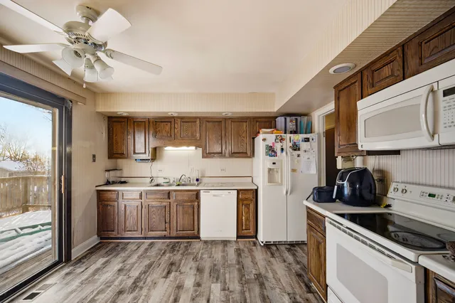 $400,000 | 1365 Newcastle Lane, Hoffman Estates, IL 60169