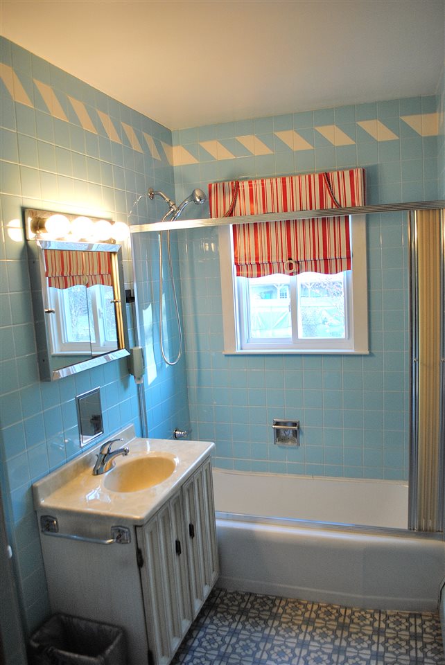 77 Porter Street Manchester, NH 03103 - Photo 12 of 23