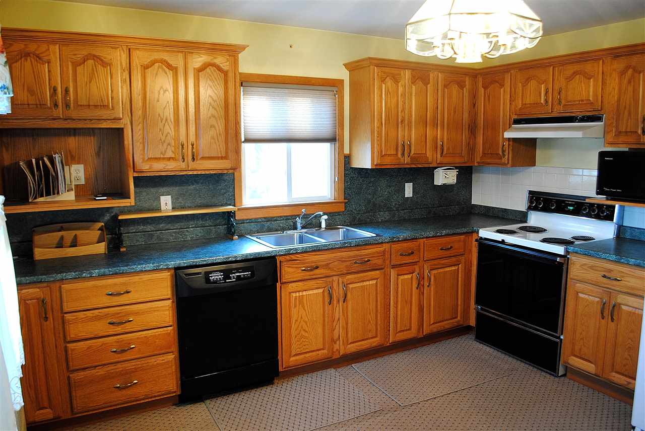 77 Porter Street Manchester, NH 03103 - Photo 4 of 23