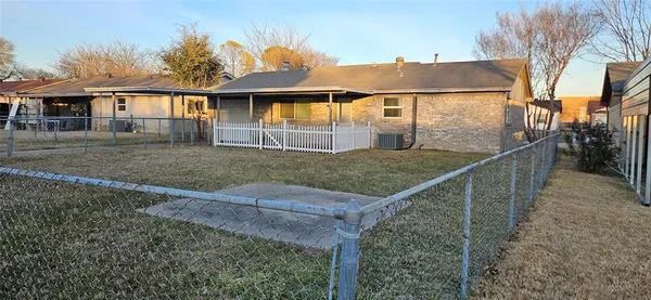 $1,950 | 2025 Lamont Drive, Garland, TX 75040