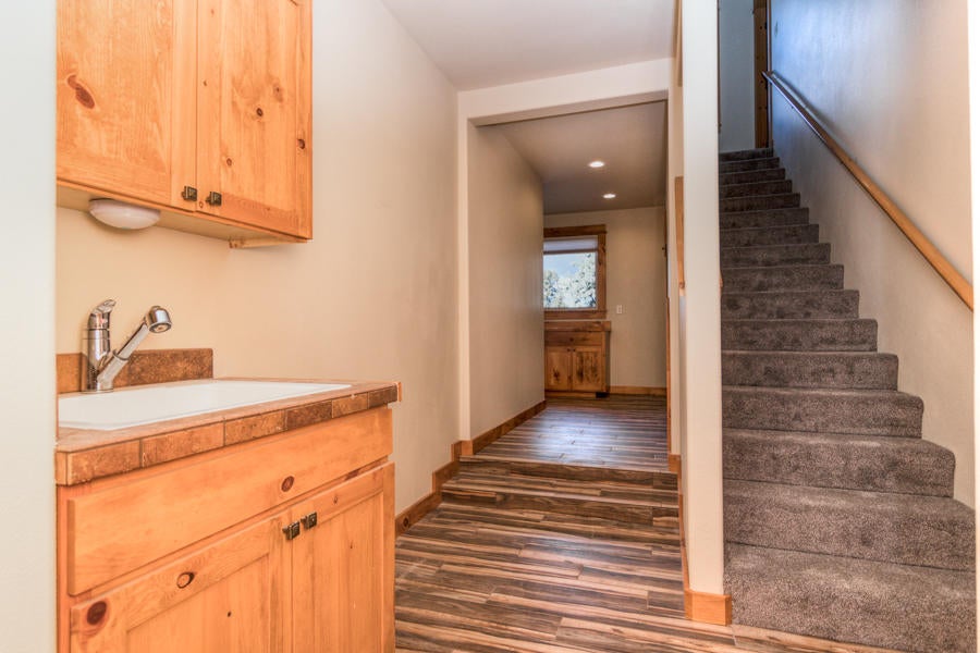 62015 Byram Road Bend, OR 97701 - Photo 42 of 56 Mud room with laundry sink