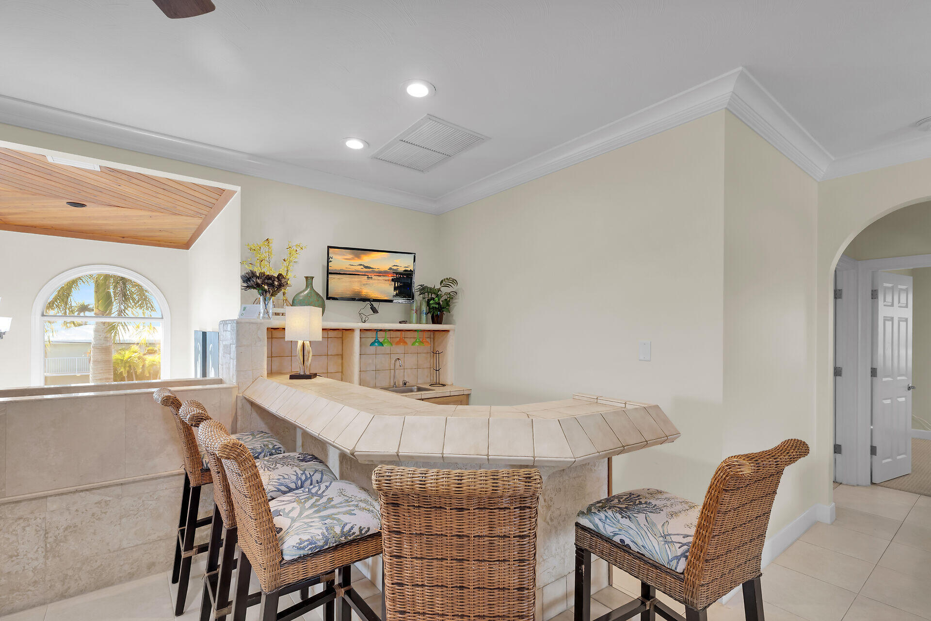 580-590 10th Street Key Colony Beach, FL 33051 - Photo 20 of 75 a dining room with furniture and a window