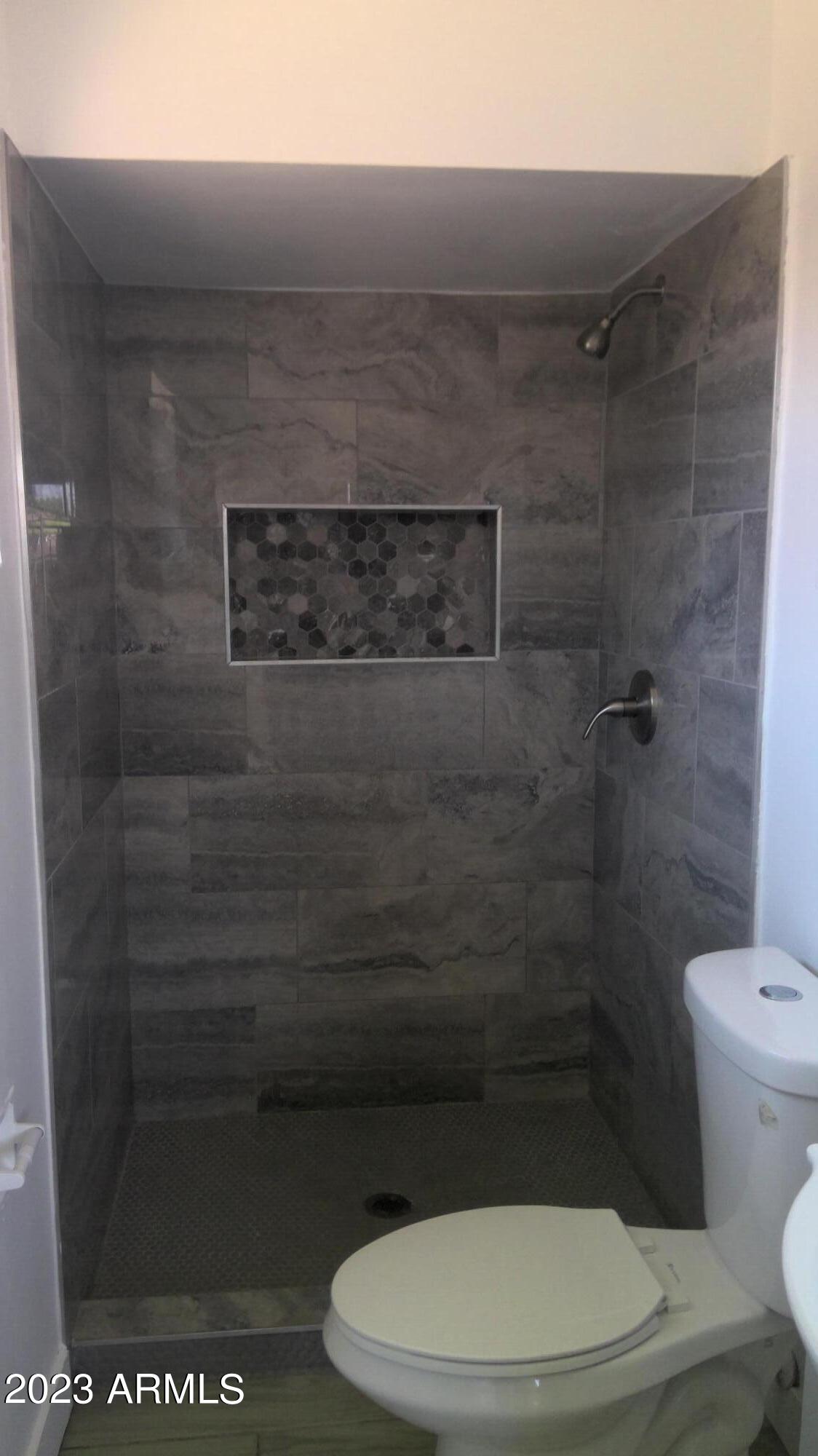 2613 West Lamar Road Phoenix, AZ 85017 - Photo 16 of 20 WIN_20230522_12_22_00_Pro