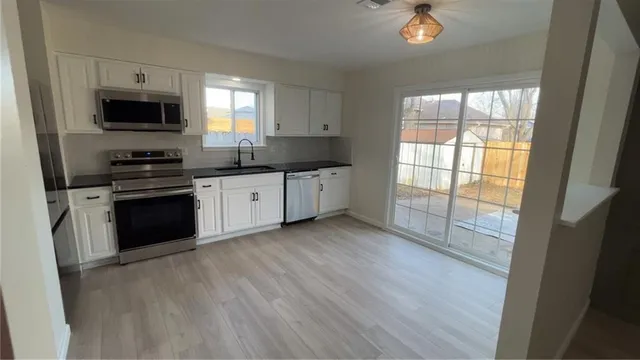 $275,000 | 210 North Roosevelt Street, Spring Hill, KS 66083