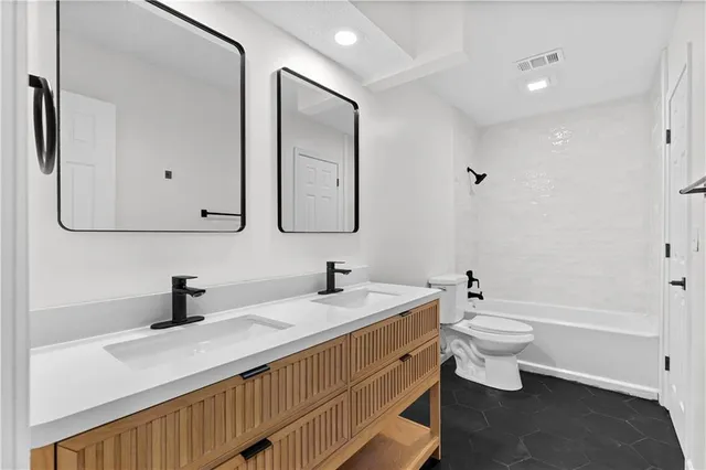 $275,000 | 210 North Roosevelt Street, Spring Hill, KS 66083