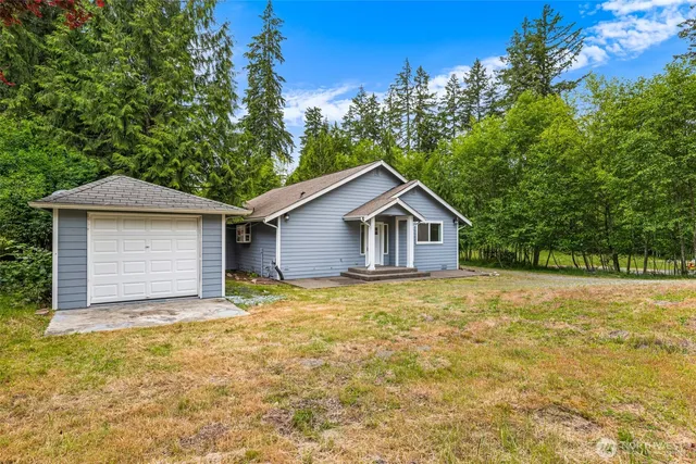 $2,300 | 141 Dunoon Place, Shelton, WA 98584