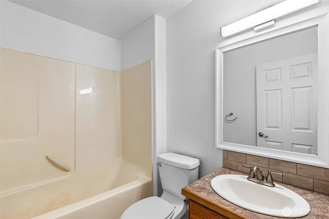 $2,300 | 141 Dunoon Place, Shelton, WA 98584