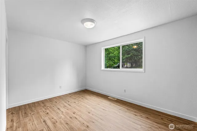 $2,300 | 141 Dunoon Place, Shelton, WA 98584