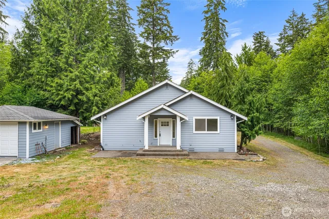 $2,300 | 141 Dunoon Place, Shelton, WA 98584