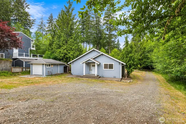 $2,300 | 141 Dunoon Place, Shelton, WA 98584