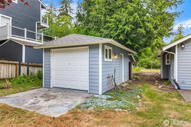 $2,300 | 141 Dunoon Place, Shelton, WA 98584