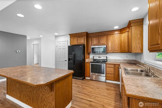 $2,300 | 141 Dunoon Place, Shelton, WA 98584