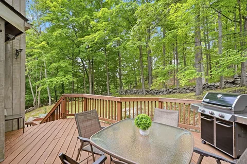 $815,000 | 43 Powder Horn Road, Cortlandt Manor, NY 10567