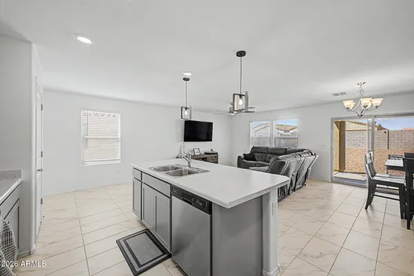 $289,900 | 1556 West Central Avenue, Coolidge, AZ 85128