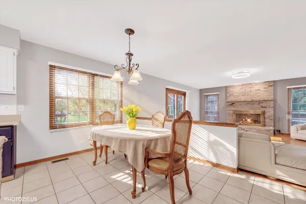 $749,900 | 943 West Bailey Road, Naperville, IL 60565