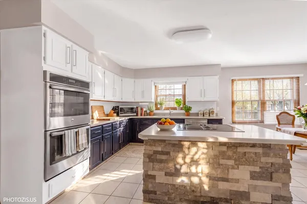 $749,900 | 943 West Bailey Road, Naperville, IL 60565