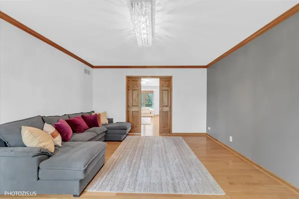 $749,900 | 943 West Bailey Road, Naperville, IL 60565