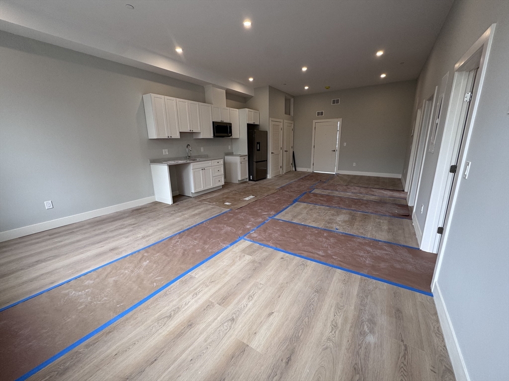 403 Division Street, Unit 12 Fall River, MA 02721 - Photo 3 of 31
