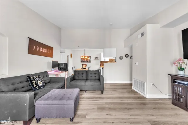 $189,777 | 3318 North Decatur Boulevard, Unit 2083, Las Vegas, NV 89130