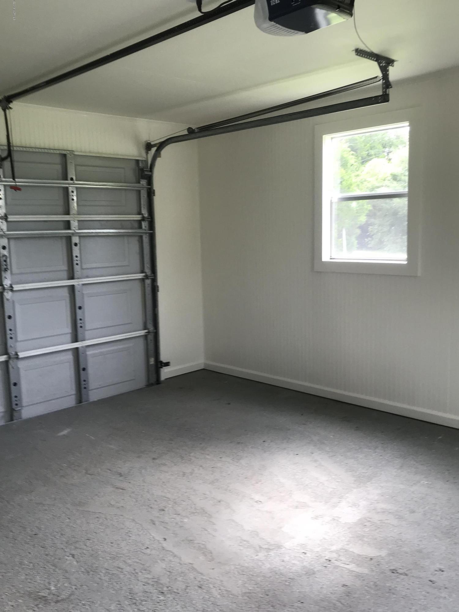 121 Old River Road Beaufort, NC 28516 - Photo 8 of 14 Clean garage