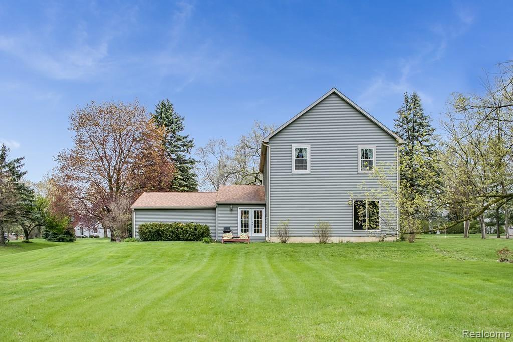19477 Fry Road Northville, MI 48167 - Photo 31 of 32 Gallery Image 31