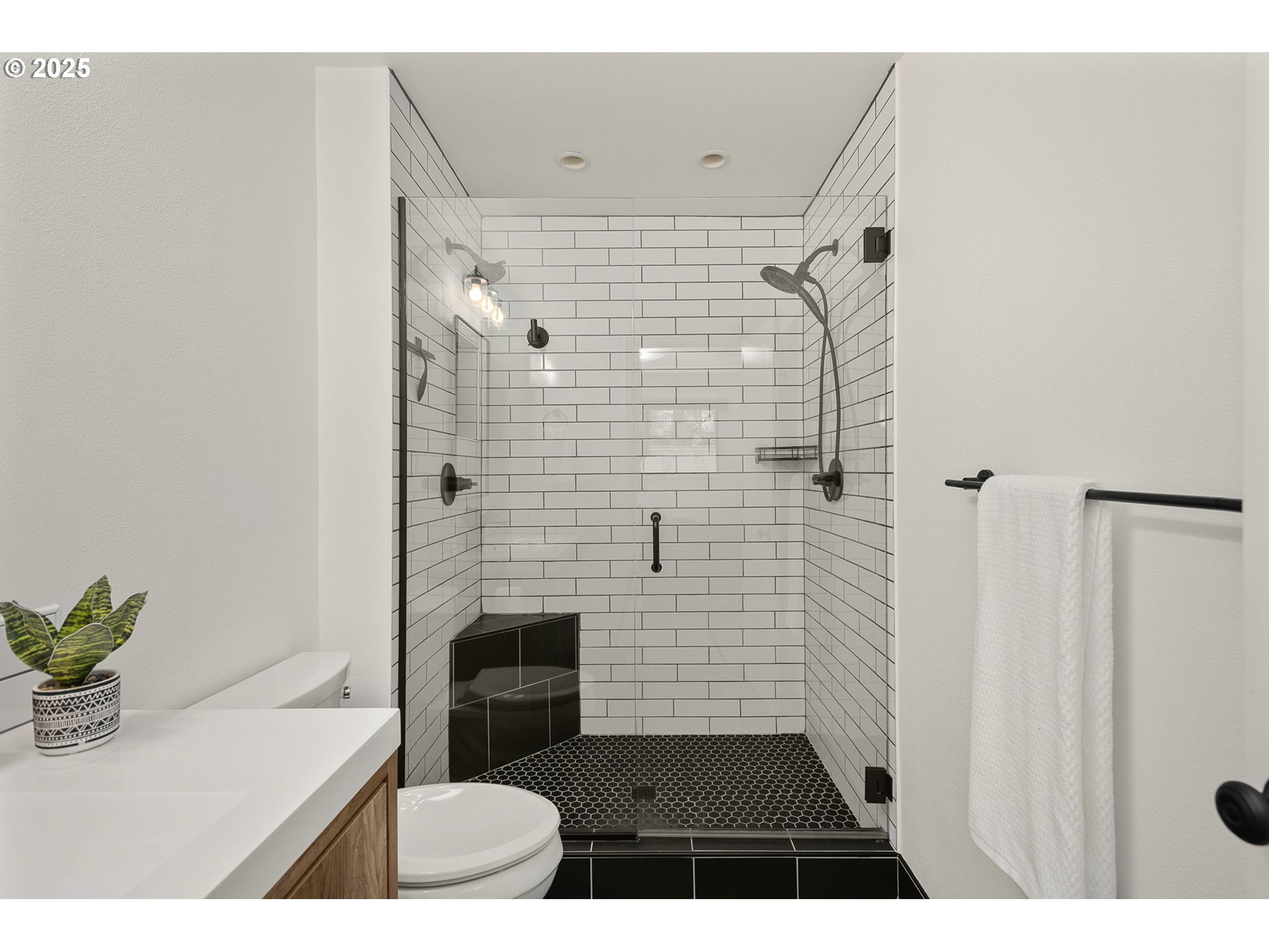 8470 Southwest Godwin Court Portland, OR 97223 - Photo 11 of 20 Gallery Image 11