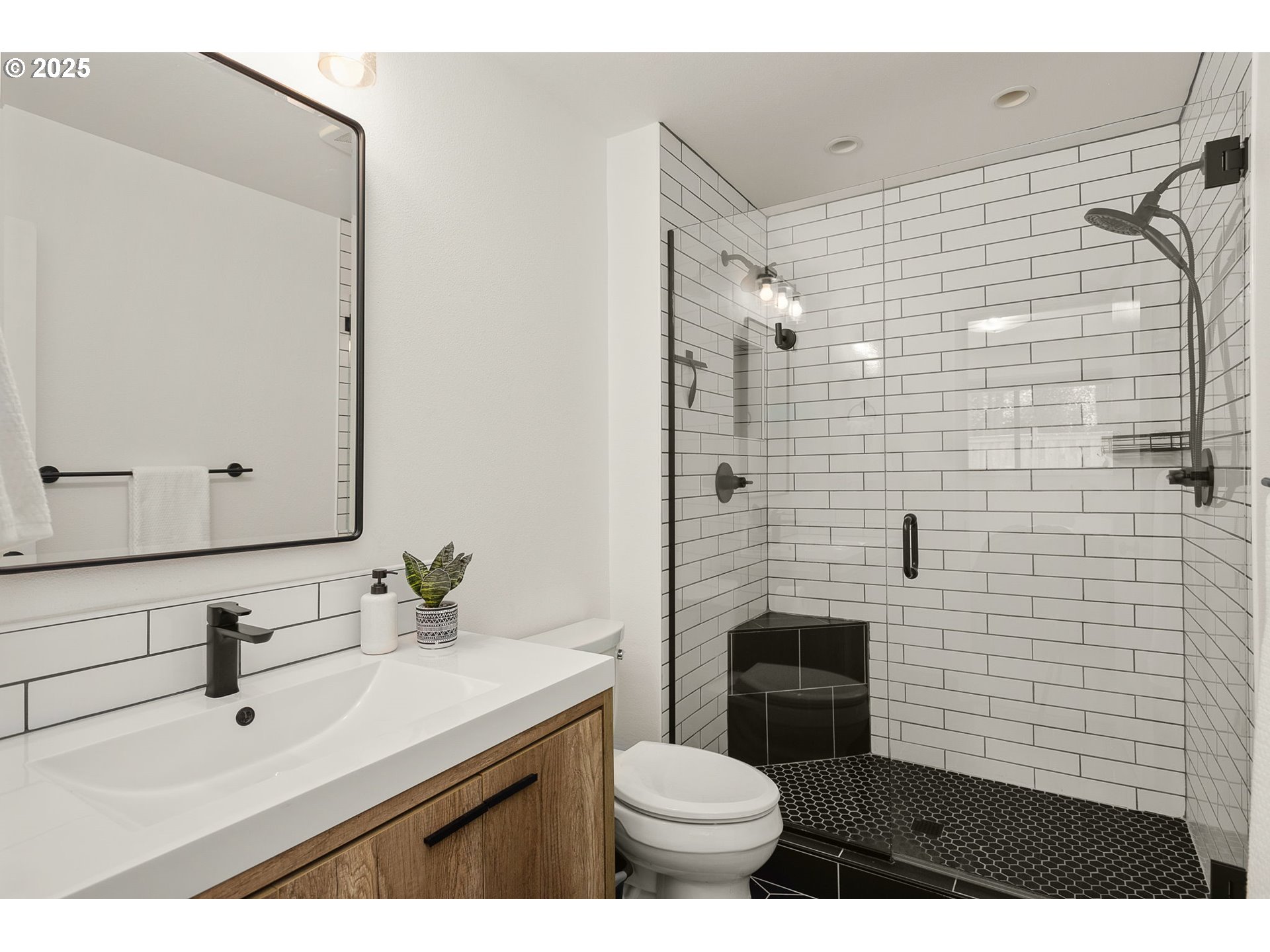 8470 Southwest Godwin Court Portland, OR 97223 - Photo 10 of 20 Gallery Image 10