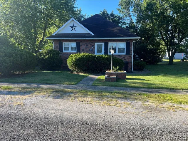 $121,500 | 208 Henrietta Street, Gillespie, IL 62033