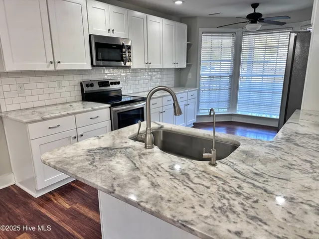 $2,400 | 304 Chisholm Trail, Jacksonville, NC 28546