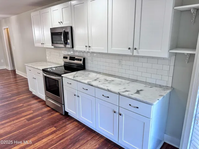 $2,400 | 304 Chisholm Trail, Jacksonville, NC 28546