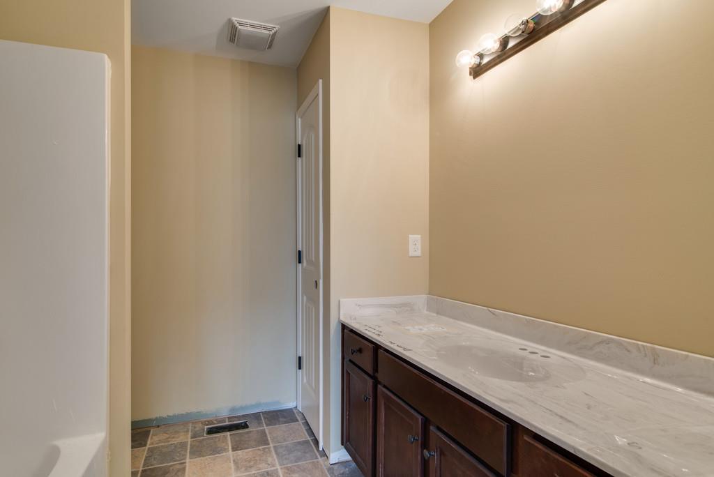 984 Hooper Road Charlotte, TN 37036 - Photo 13 of 24 Gallery Image 13