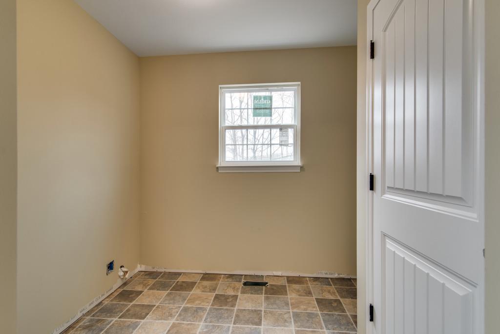 984 Hooper Road Charlotte, TN 37036 - Photo 17 of 24 Gallery Image 17
