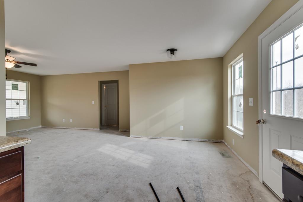 984 Hooper Road Charlotte, TN 37036 - Photo 8 of 24 Gallery Image 8