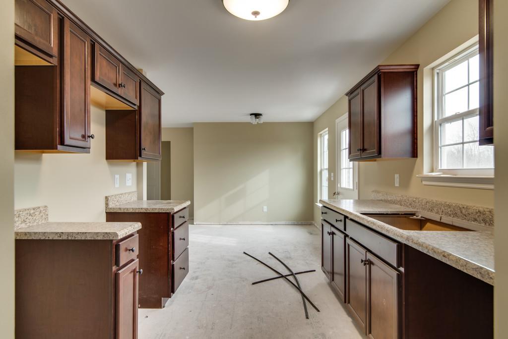 984 Hooper Road Charlotte, TN 37036 - Photo 9 of 24 Gallery Image 9