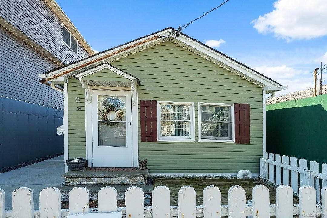 24 West 16th Road Queens, NY 11693 - Photo 1 of 1 Gallery Image 1