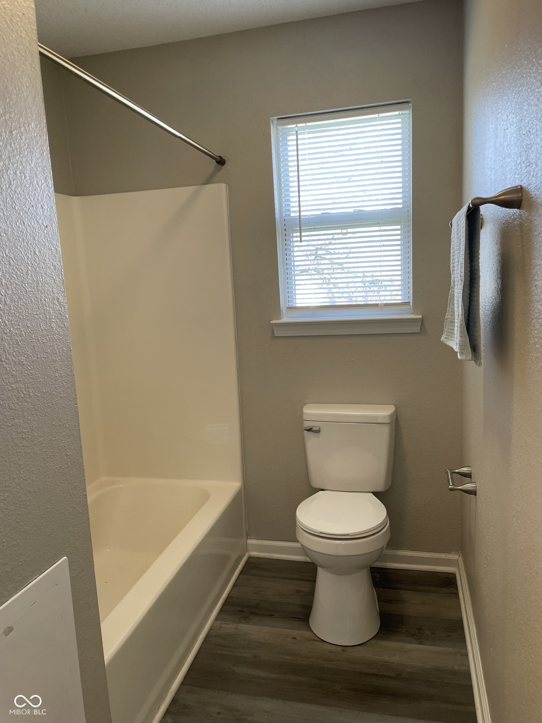 7530 Redcliff Road Indianapolis, IN 46256 - Photo 14 of 27 Gallery Image 14