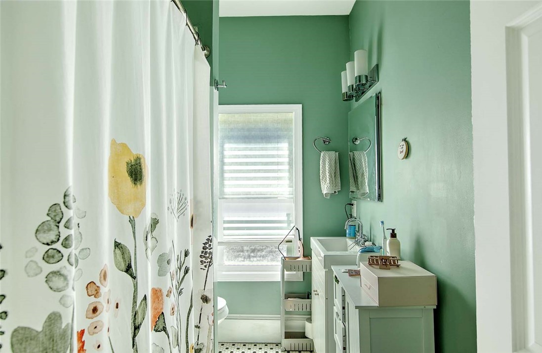 220 Carpenter Street, Unit 2 Providence, RI 02903 - Photo 18 of 24 Bathroom