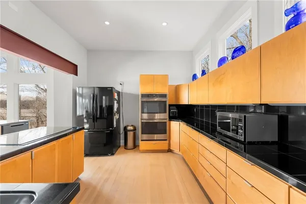 $1,499,000 | 16371 Lake Point Drive, Bonner Springs, KS 66012