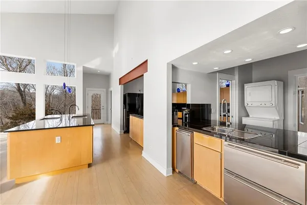 $1,499,000 | 16371 Lake Point Drive, Bonner Springs, KS 66012